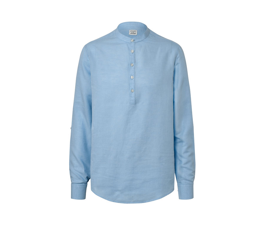 Ein hellblaues Hemd mit Leinen.