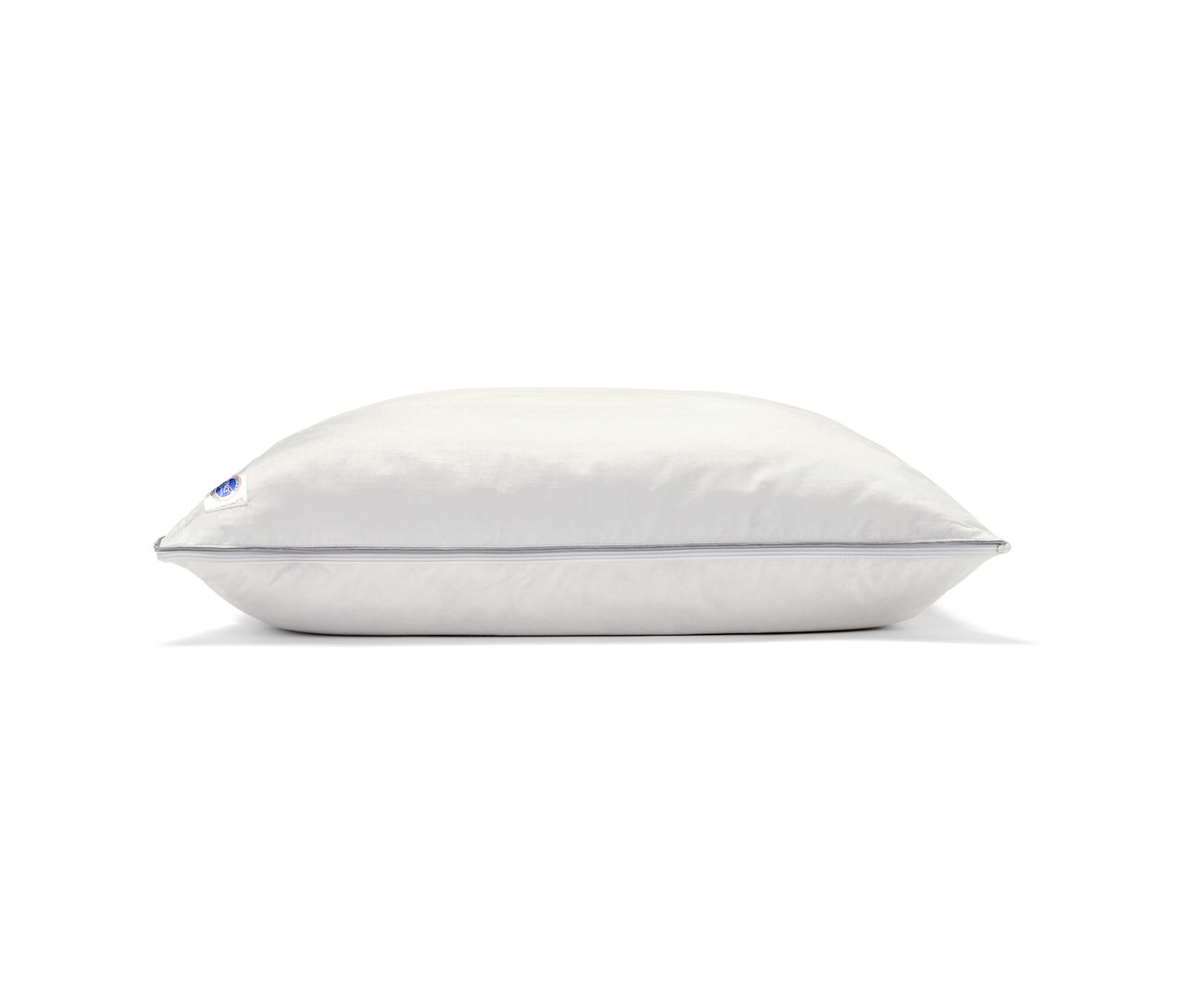 Ein Temprakon Ergonomic Kissen auf einem weißen Hintergrund.