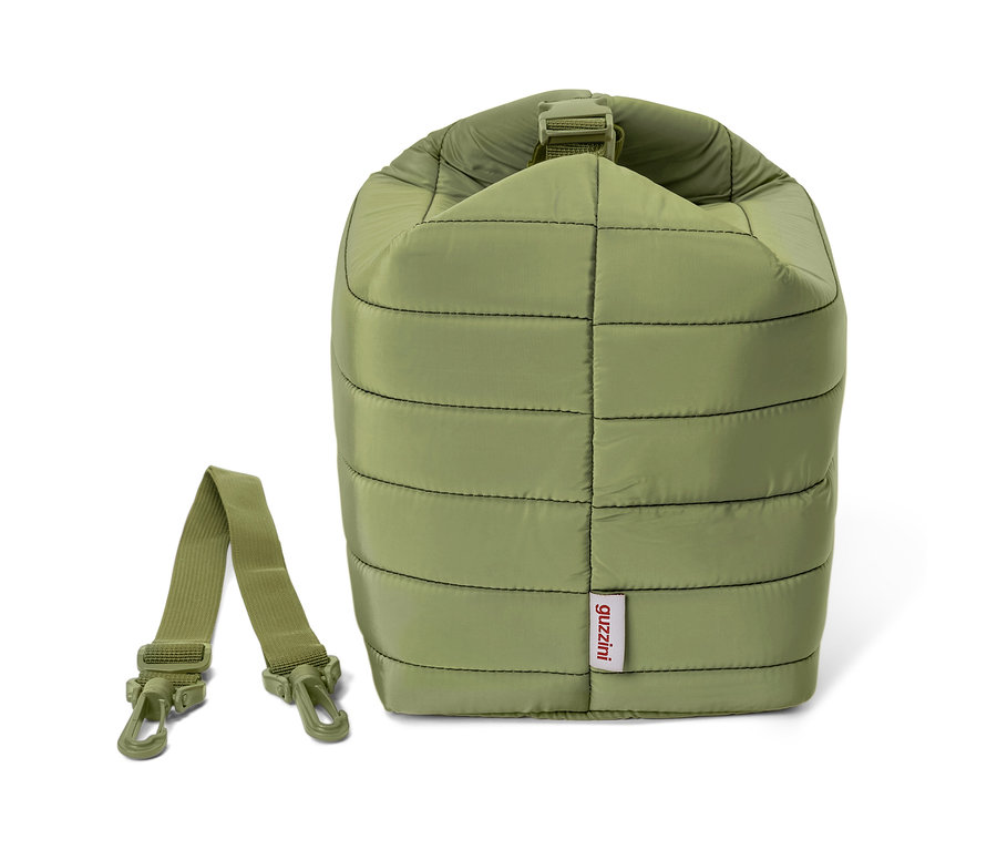 Grüne Kühltasche mit Gurt.