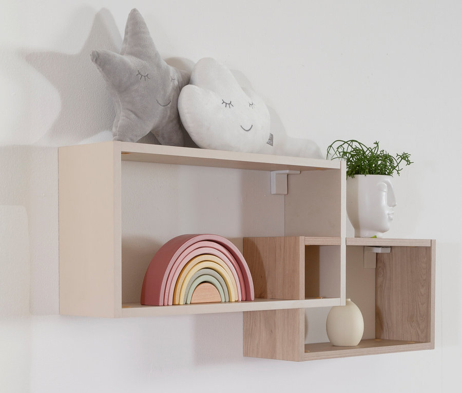 roba Wandregal, Kaschmir, mit Spielzeugen und Dekorationen.