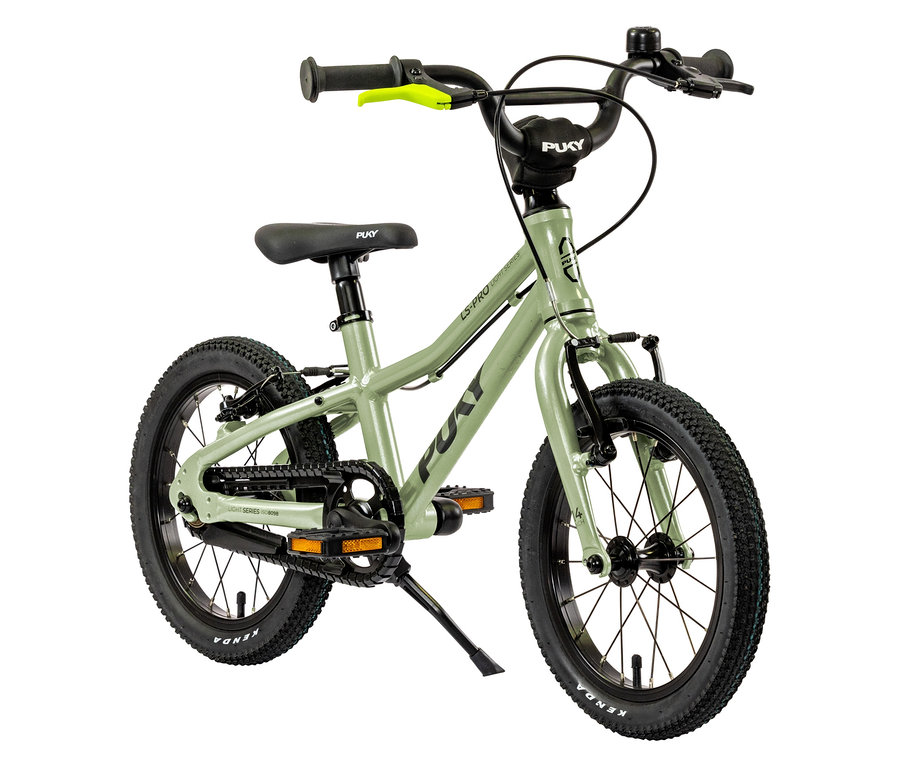 Mintgrünes PUKY Fahrrad LS-PRO 14 mit schwarzem Sattel, Lenker und Reifen steht auf einem weißen Untergrund.
