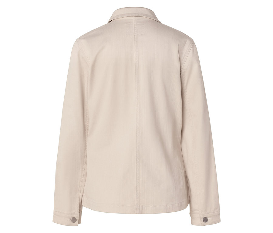 Rückansicht einer sandfarbenen Jacke mit langen Ärmeln und Knöpfen.