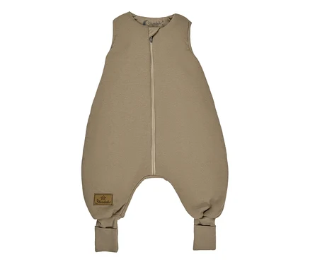 Brauner Baby-Schlafsack in Waffelstruktur mit durchgehendem Reißverschluss, separaten Beinöffnungen mit Rippbündchen und Sterntaler-Etikett.