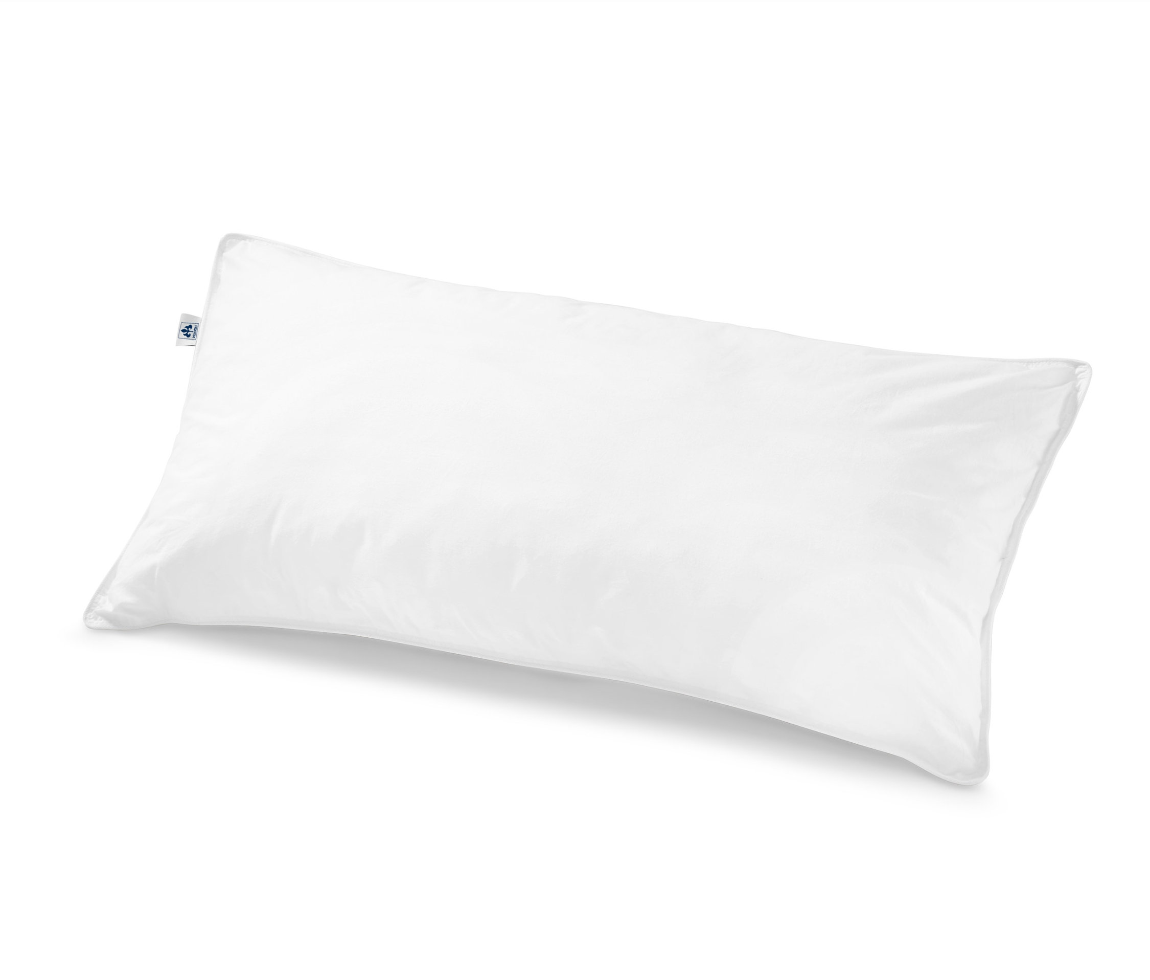 Ein weißes irisette® Wasserkissen auf weißem Hintergrund.