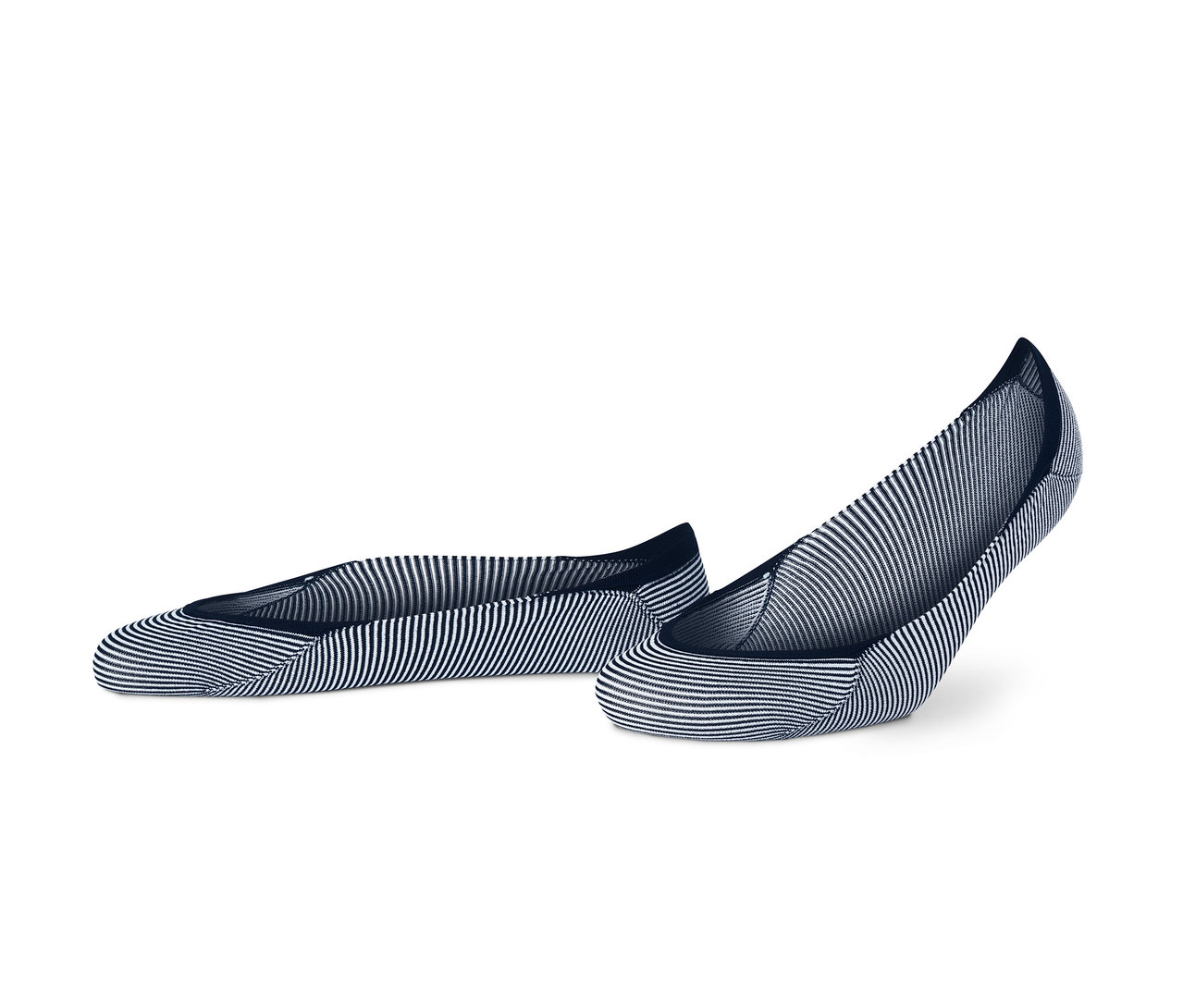 Zwei Paar blau-weiss gestreifte Ballerina-Füßlinge.