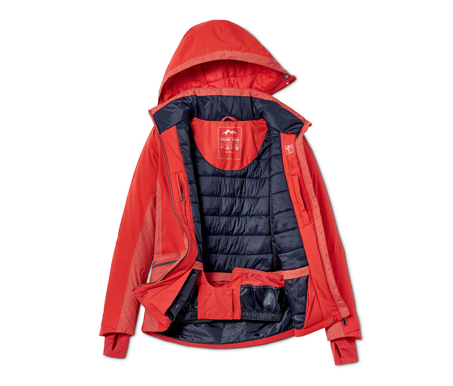 Offene rote Softshell-Skijacke.