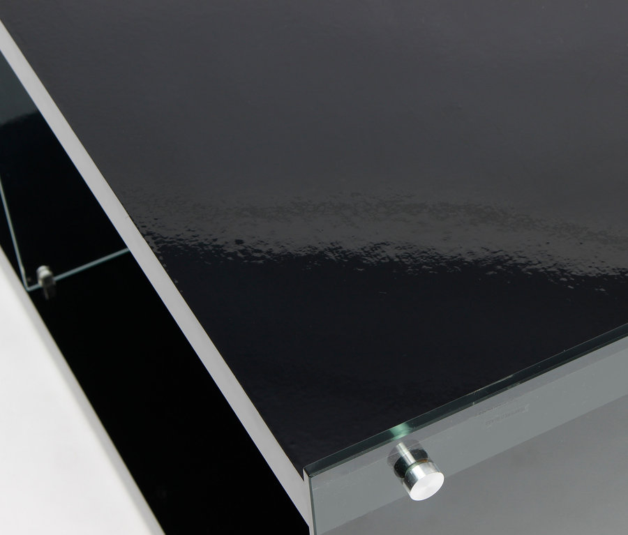 Detailansicht des schwarzen Kayoom TV-Tisches "Elementary 125".