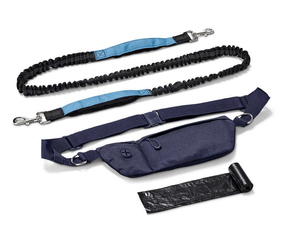 Schwarze Hunde- Wander- und Joggingleine mit blauen Akzenten, Hüftgurt und eine Rolle Hundekotbeutel.