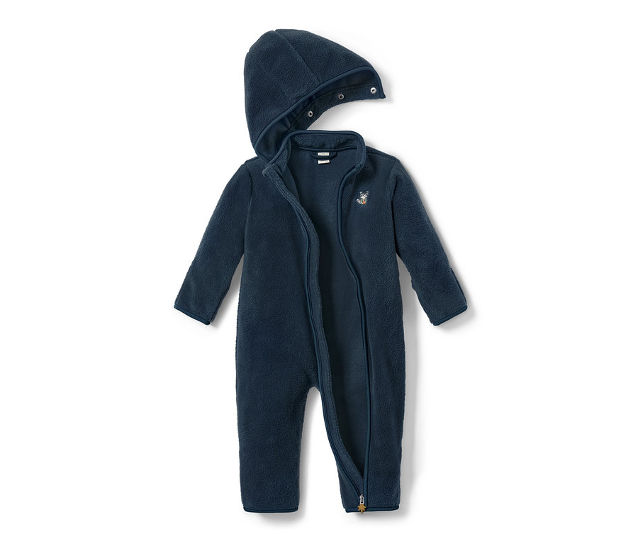 Blauer Fleece-Einteiler mit Kapuze und Reißverschluss.