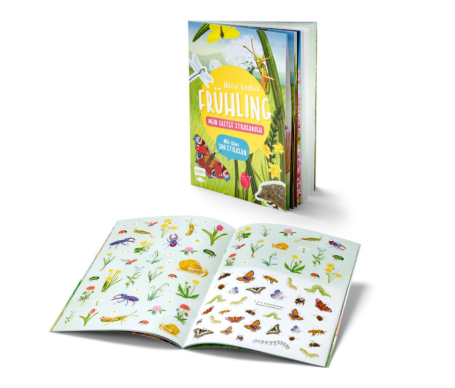 Zwei geöffnete »Hurra! Endlich Frühling« Bücher. Ein Buch ist geschlossen und steht hinter dem anderen, das offen liegt.