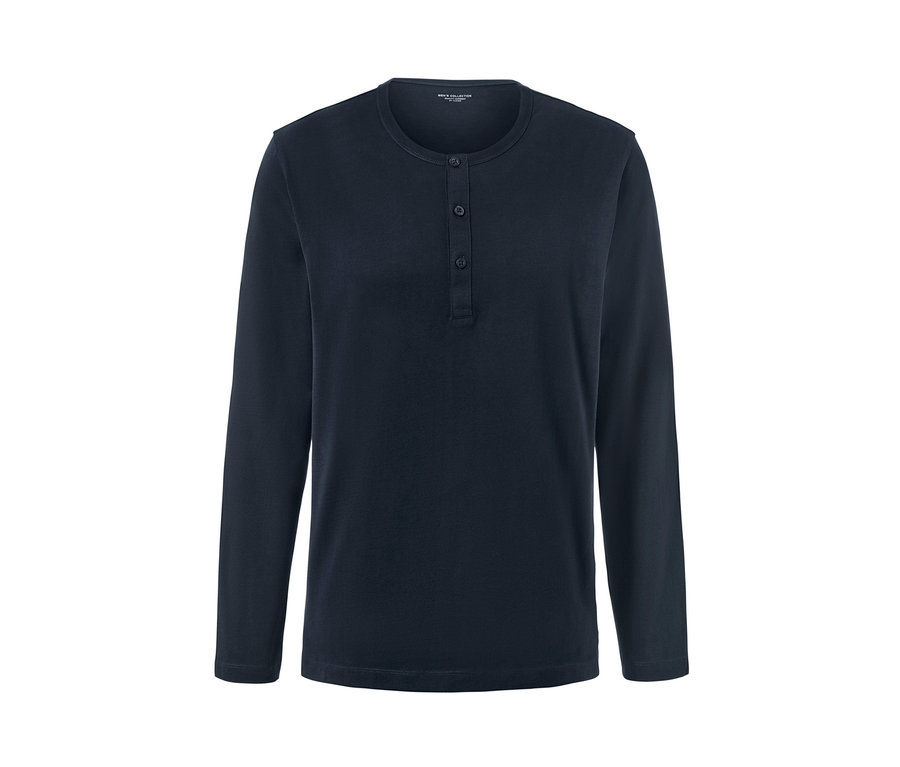 Dunkelblaues Pyjama-Shirt mit langen Ärmeln und Knöpfen.