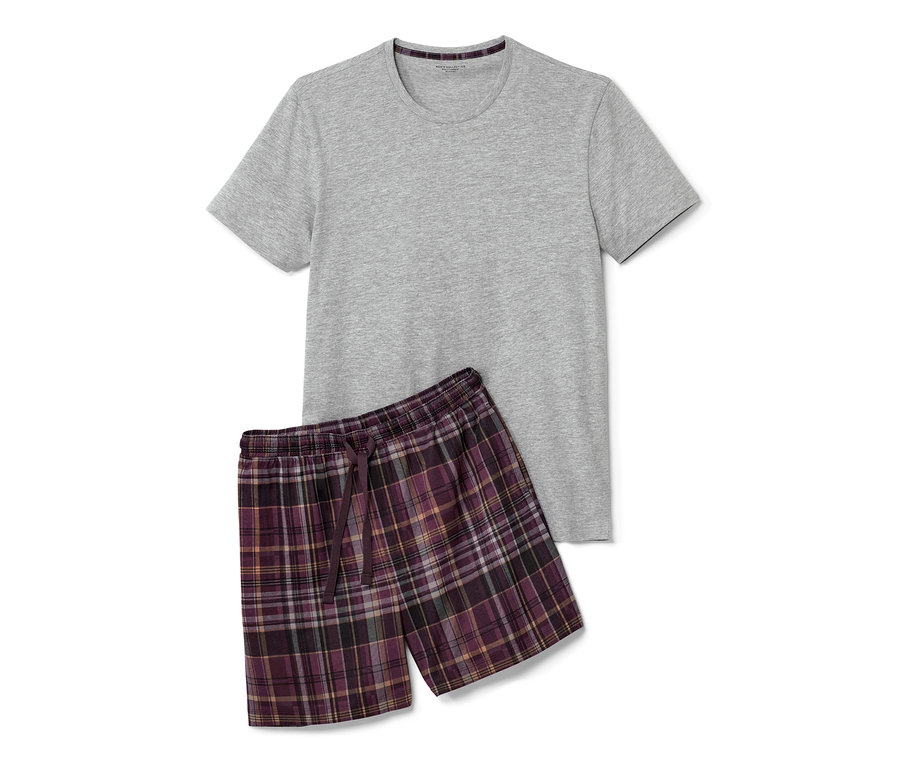 Graues T-Shirt und karierter Shorty-Pyjama.