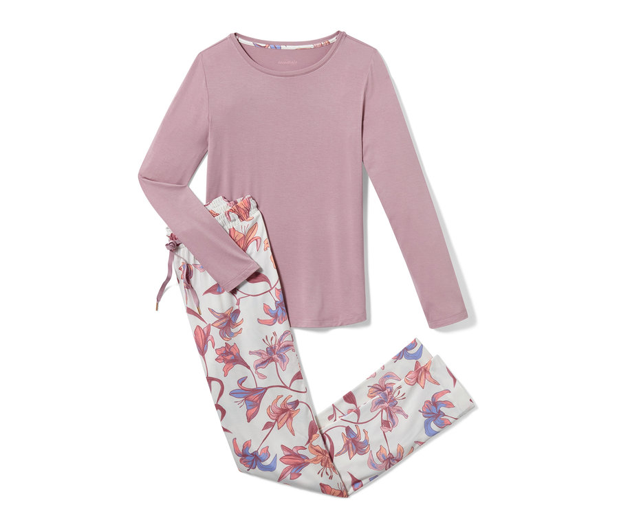 Rosa Pyjama mit langärmeligem Oberteil und geblümter Hose.