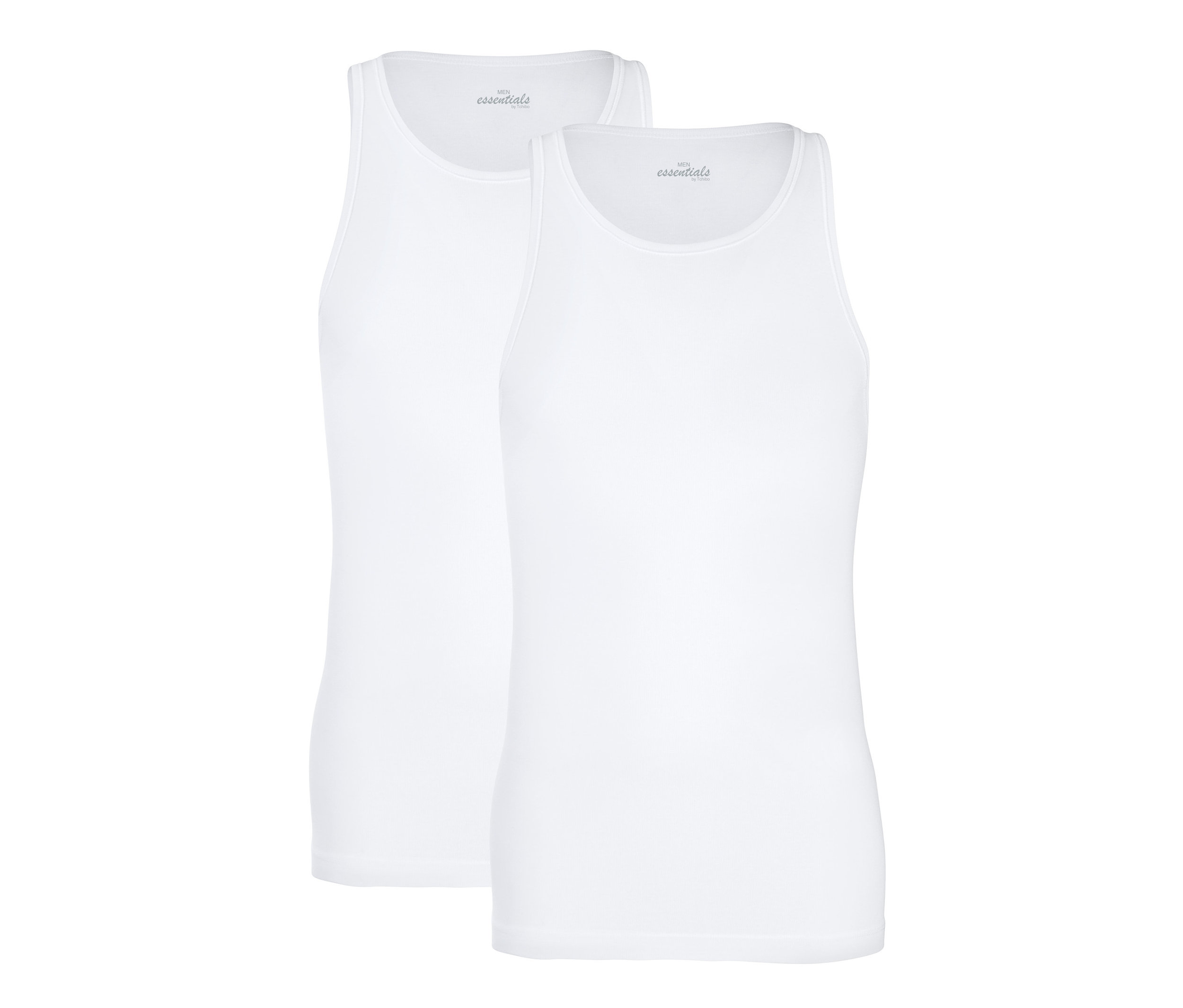 Zwei weiße Feinripp-Unterhemden liegen übereinander.