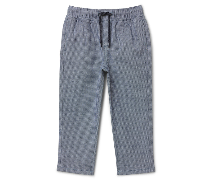 Blaue Hose mit schwarzem Kordelzug in der Taille.