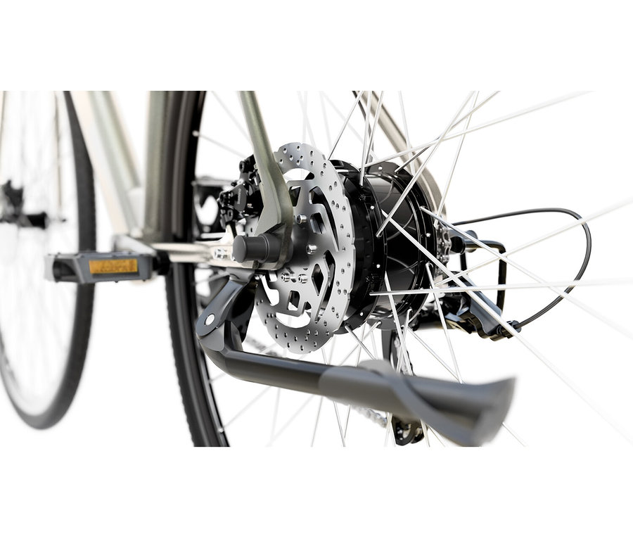 Detailaufnahme des Hinterrads eines Fahrrads mit Bremsscheibe, Kassette und Seitenständer.