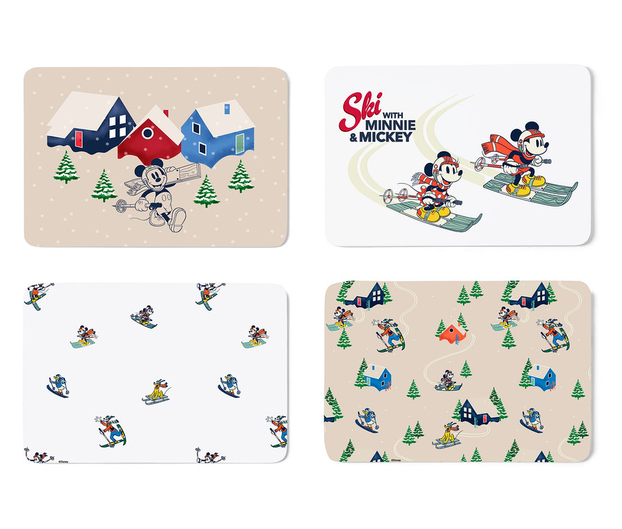 Vier Mousepads mit winterlichen Mickey Mouse Motiven.