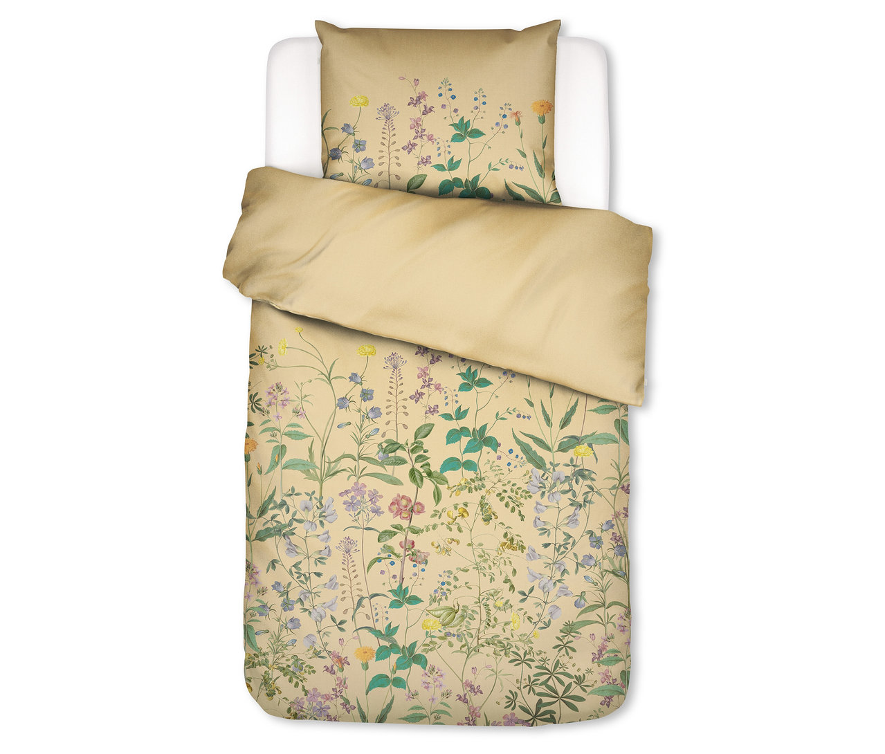 Essenza Satin-Bettwäsche "Augustina" in Beige mit einem Muster aus bunten Wildblumen in Lila, Blau, Gelb und Grün auf Kissen und Bettdecke.