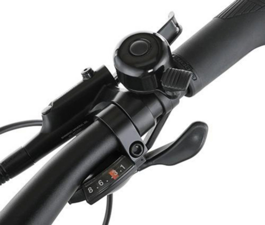 Nahaufnahme des Lenkers eines FISCHER Trekking E-Bike VIATOR 2.1 ACTIVE mit Diamant-Rahmen, mit Klingel und Schalthebel.