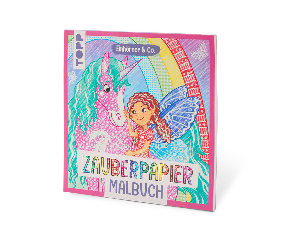 Cover eines Kinder-Malbuchs mit einem pinken Einhorn und einer Fee mit blauen Flügeln. Im Hintergrund ist ein Regenbogen zu sehen. Der Titel 'ZAUBERPAPIER MALBUCH' steht unten.