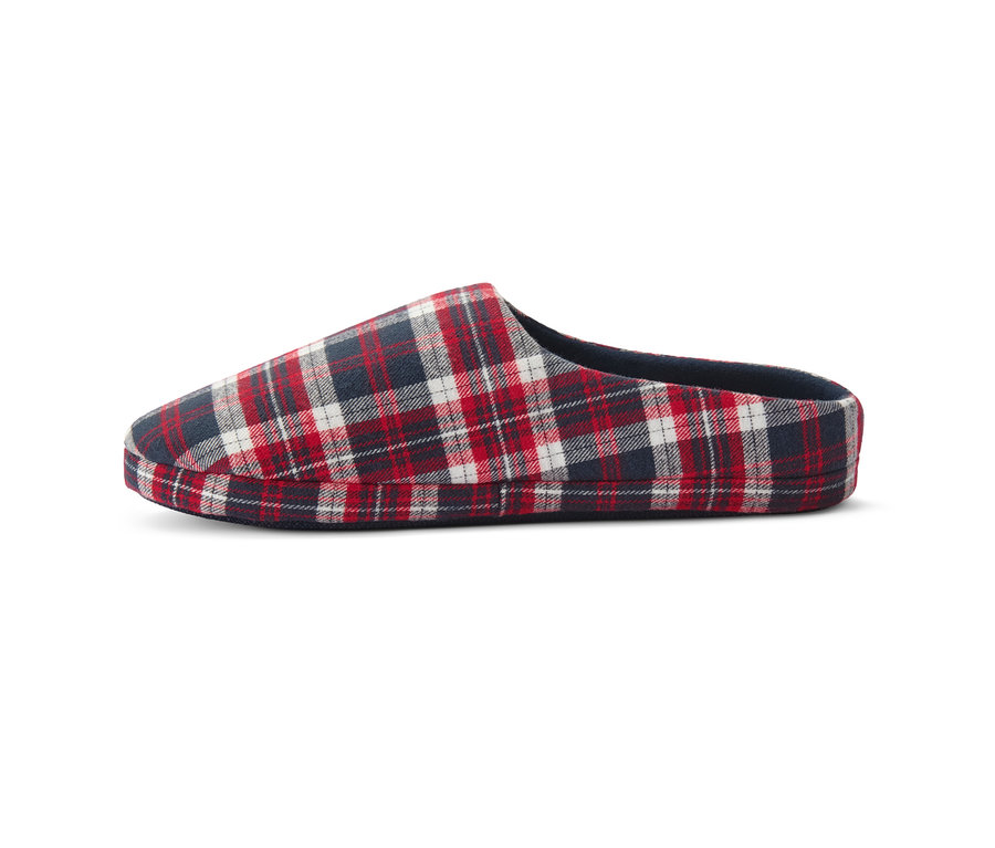 Ein Hausschuh mit rot, weiß und dunkelblau kariertem Muster.