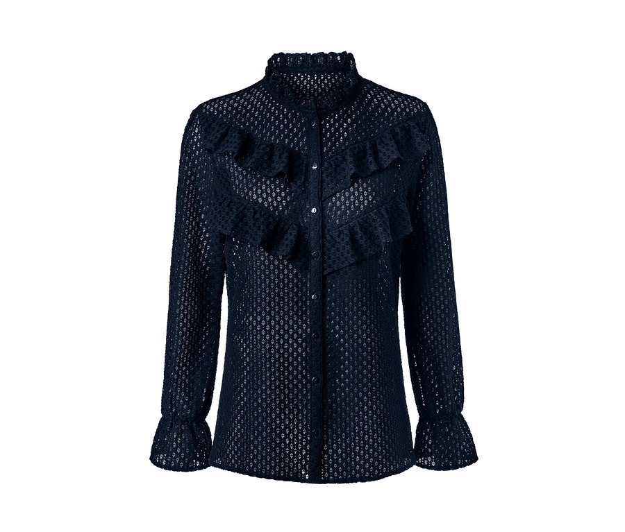 Detailaufnahme einer Bluse in Häkeloptik.