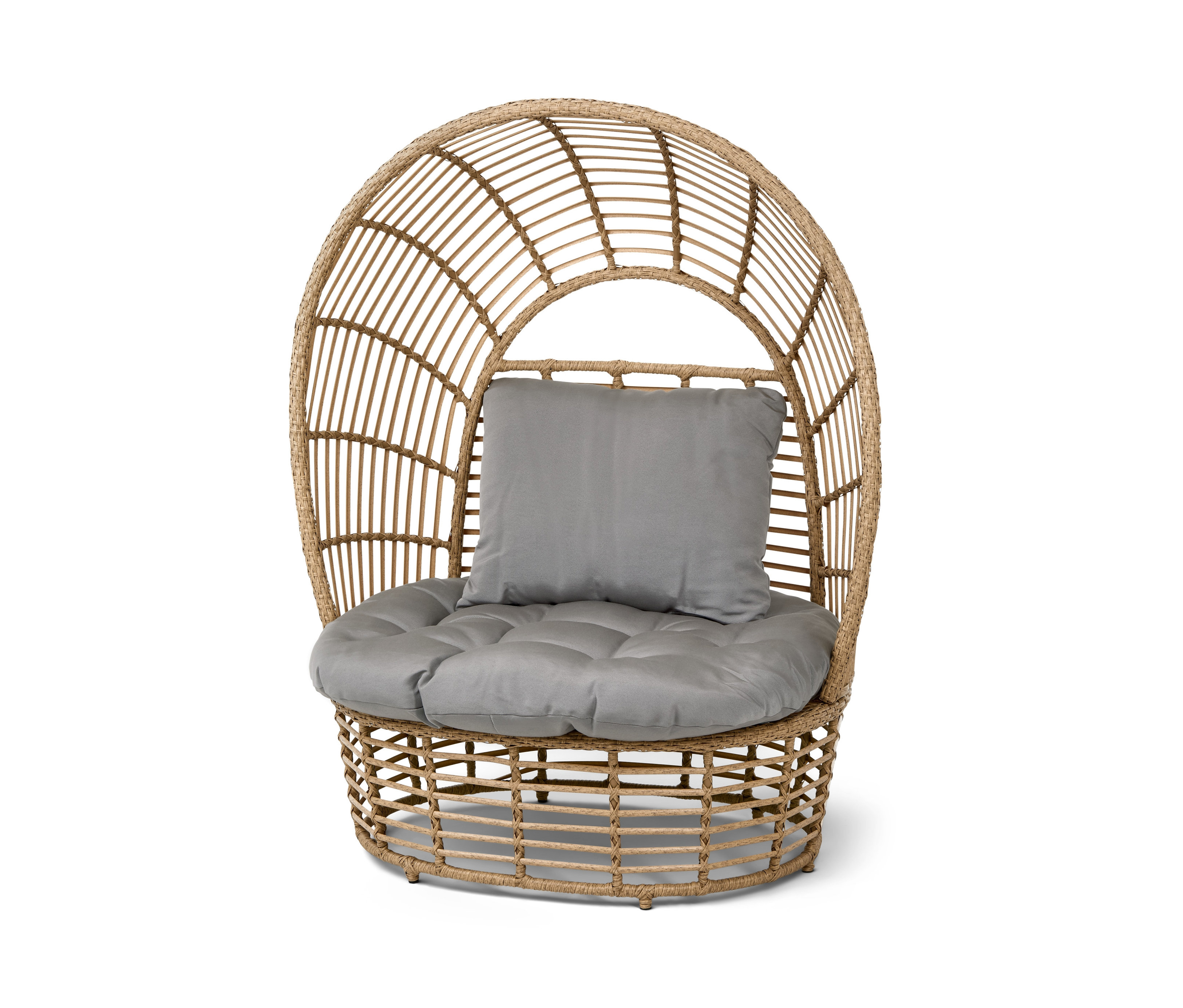 Ein Relaxsessel »Boho« mit grauem Kissen.