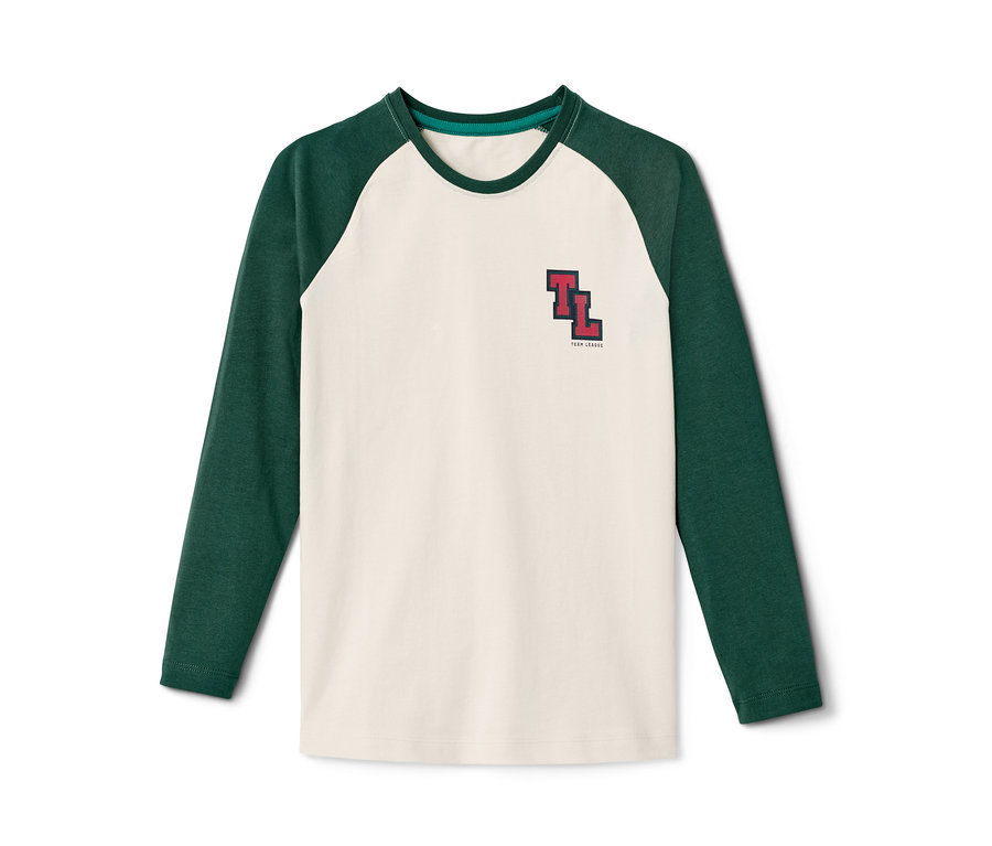Ein weißes Langarmshirt mit grünen Raglanärmeln und Team League Logo.