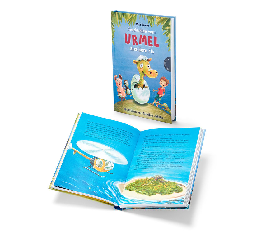 Zwei Bücher „Geschichten von Urmel aus dem Eis“ von Max Kruse. Das Cover eines der Bücher zeigt Urmel, der aus einem Ei schlüpft.
