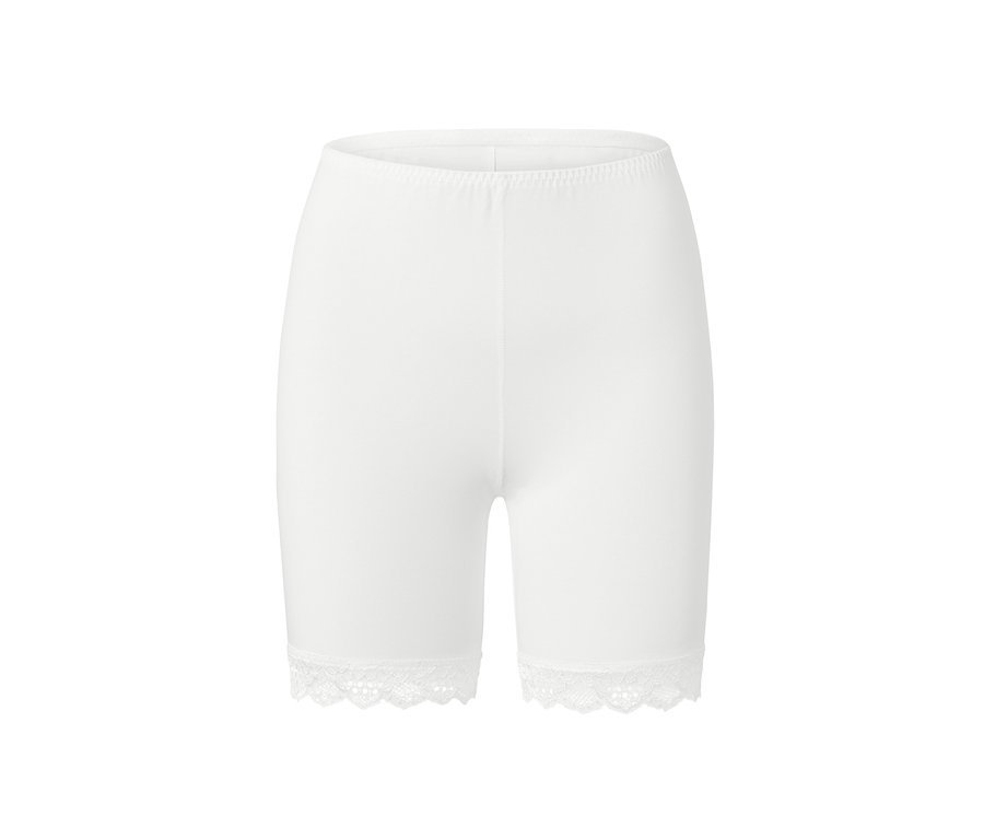 Weiße Radler-Shorts mit Spitze.
