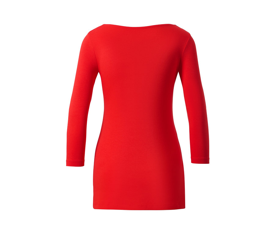 Rotes Shirt mit 3/4-Arm.