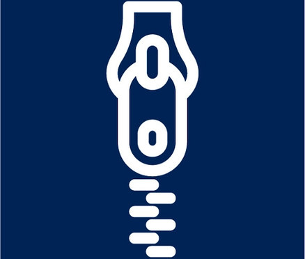 Weißer Reißverschluss auf marineblauem Hintergrund.