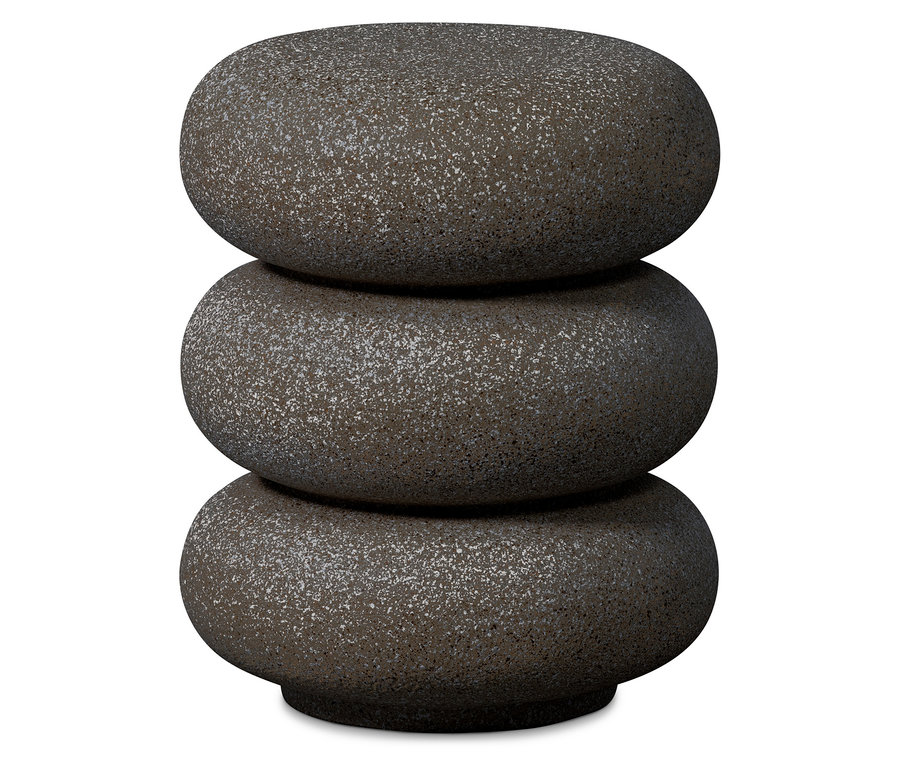 Der schwarze, runde WOOOD Beistelltisch ist aus drei übereinander gestapelten, kissenförmigen Elementen gefertigt.