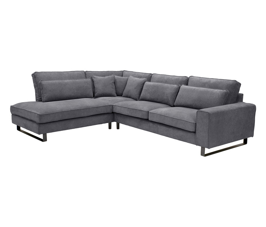 Graues Ecksofa mit mehreren Kissen.