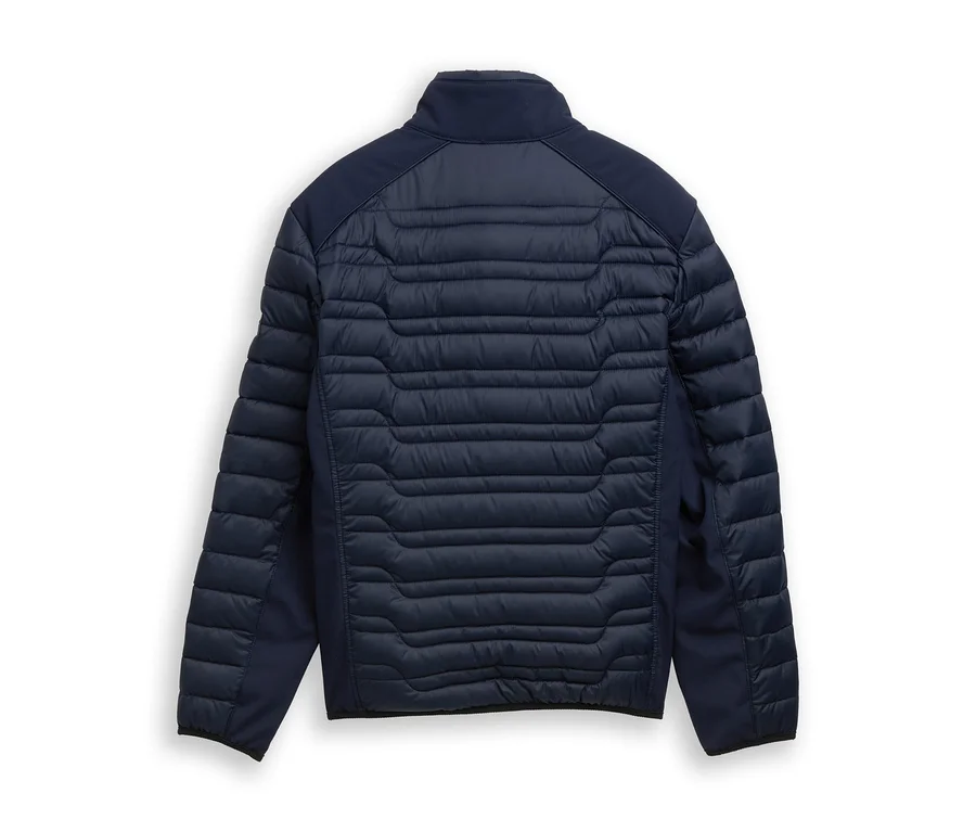 Dunkelblaue Steppjacke mit Stehkragen, Rückansicht. Die Jacke hat horizontale Steppnähte und glatte Stoffeinsätze an den Seiten und Schultern.