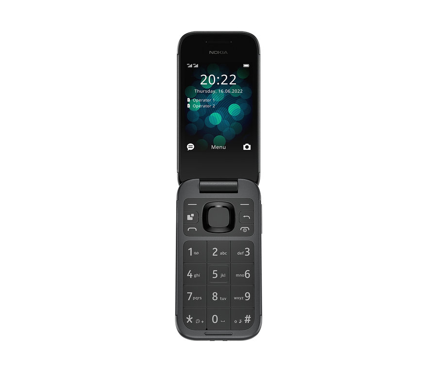 Geöffnetes schwarzes Nokia 2660 Flip 4G mit numerischer Tastatur und Display, das die Uhrzeit 20:22 anzeigt.