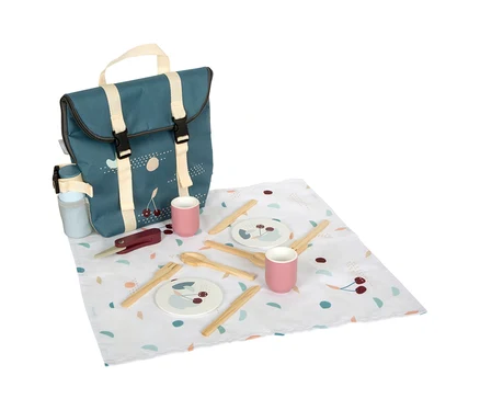 Blauer small foot Picknickrucksack »tasty« mit Geschirr und Picknickdecke mit Kirschmuster.