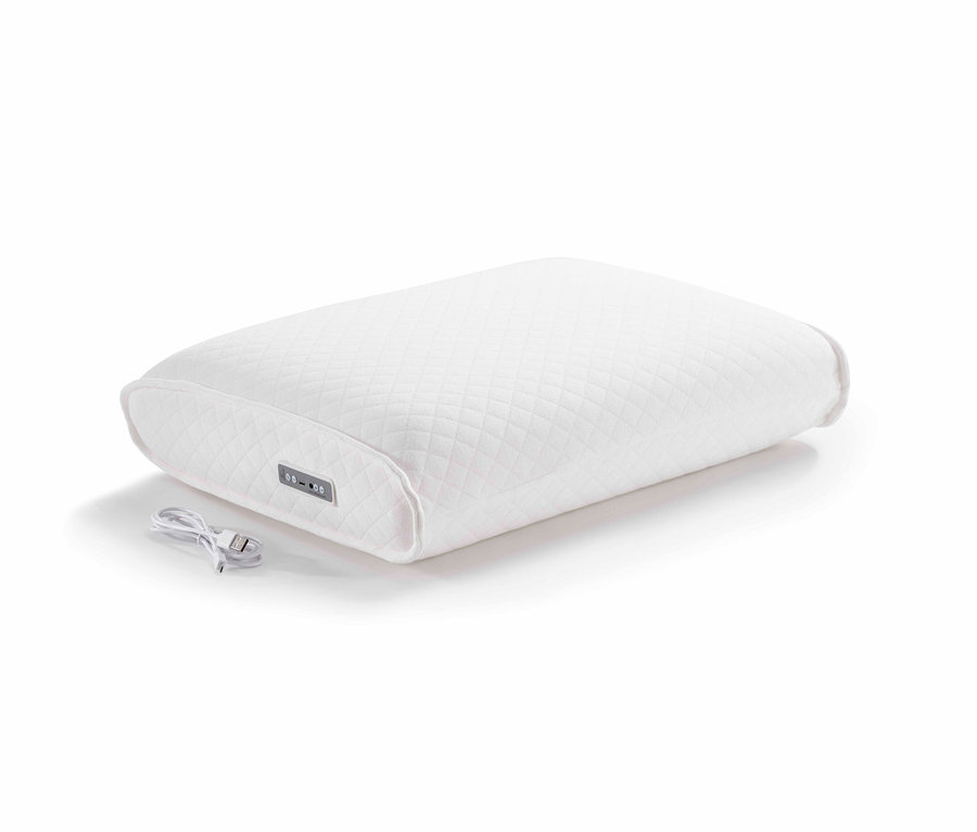 Ein weißes Medisana-SleepWell-Kissen »SP 100« mit Sound-System liegt auf einem weißen Hintergrund.