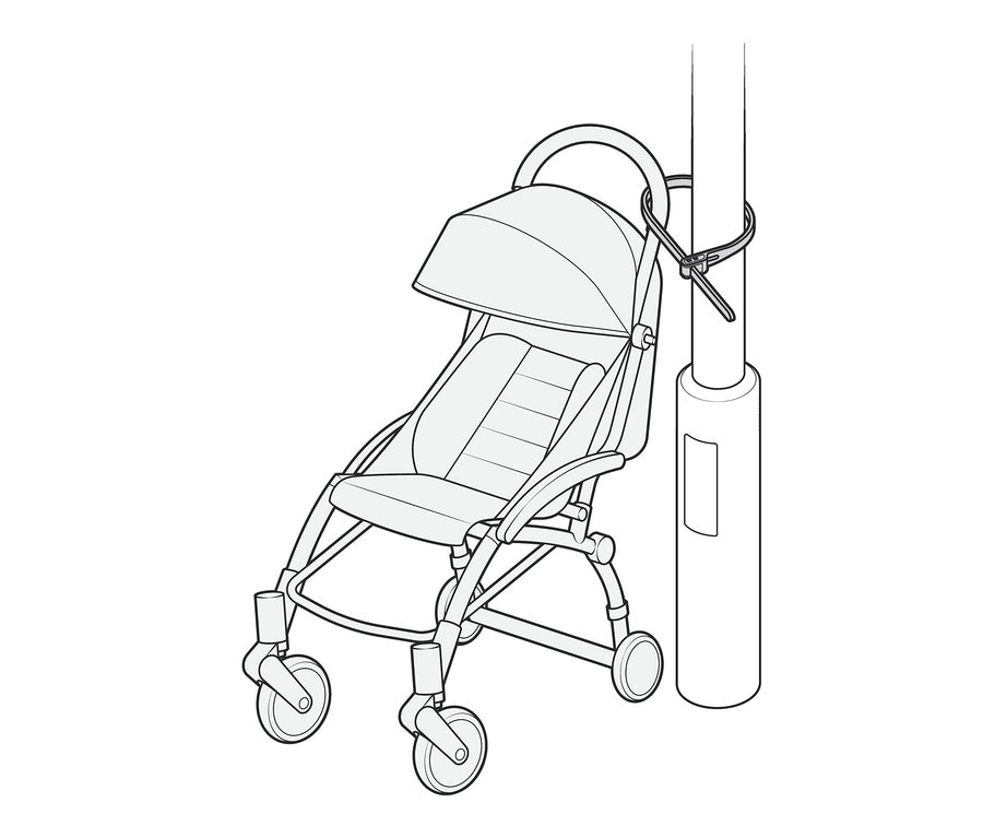 Kinderwagen mit einem Kabelbinderschloss an einem Pfosten befestigt.