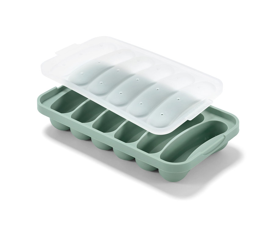 Ein Mikrowellen-Veggie-Würstchen-Bereiter mit transparentem Deckel.