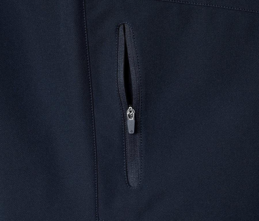 Detailaufnahme einer Thermohose mit Reissverschlusstasche.
