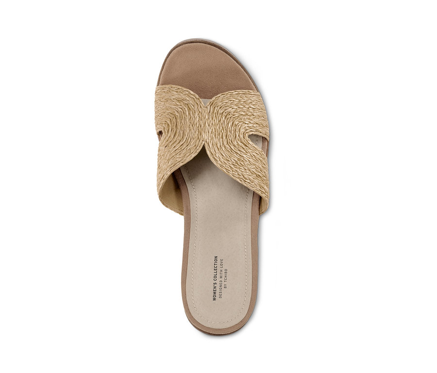 Beige Pantoletten.