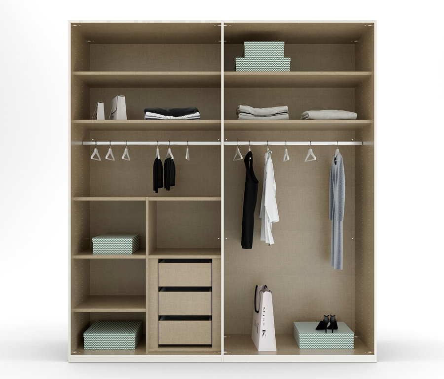 Offener rauch Drehtürenschrank »Skat Glamour« mit Regalen, Schubladen und Kleidung an Kleiderbügeln.