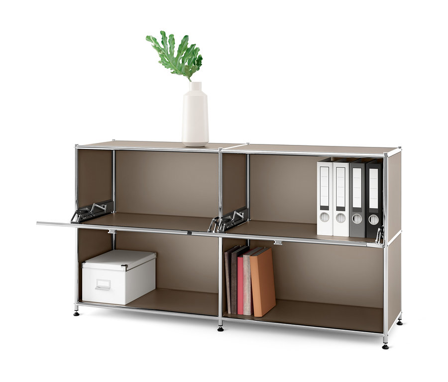 Sideboard Metall »CN3« in Taupe mit offenen und geschlossenen Klappenfächern.