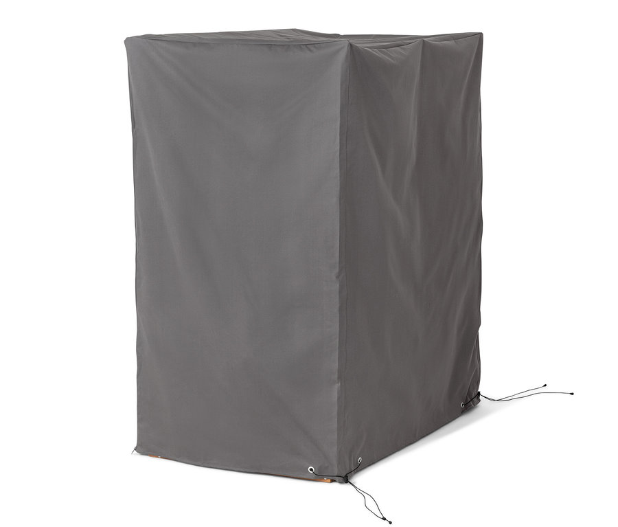 Eine graue Premium-Abdeckhaube für Strandkorb XL bedeckt einen Strandkorb.
