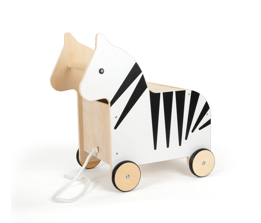 Eine hölzerne Spielzeugkiste »Wildlife« von small foot in Zebraform mit schwarzen Streifen und weißem Körper auf Rädern.