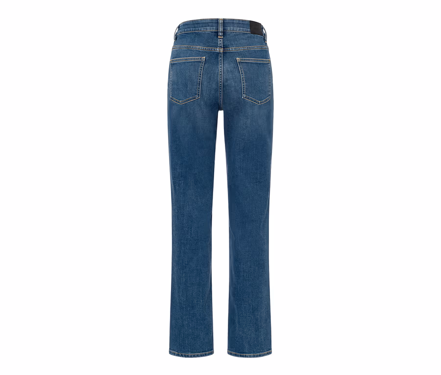 Rückansicht einer mittelblauen Straight Jeans – Fit »Kira«.