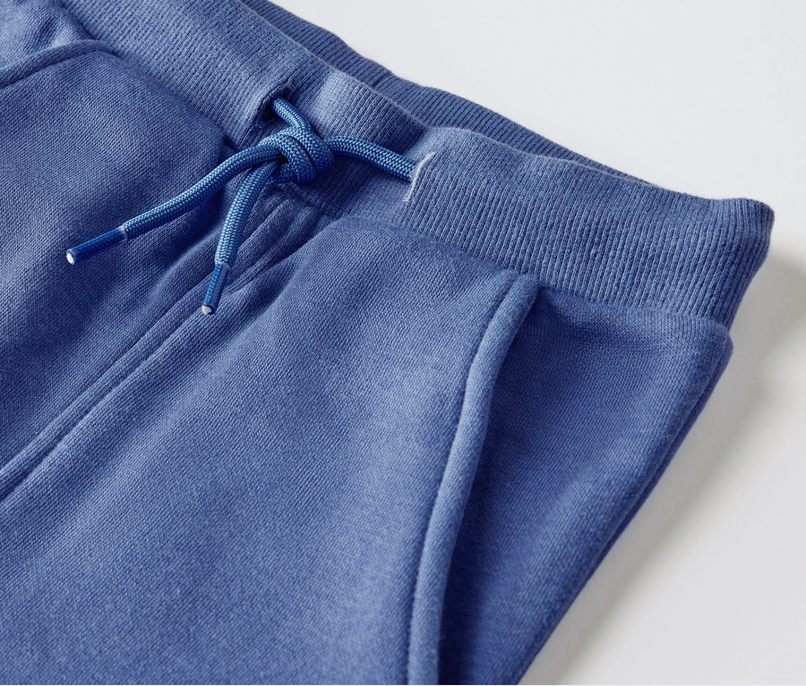 Detailaufnahme einer Kinder-Sweathose.
