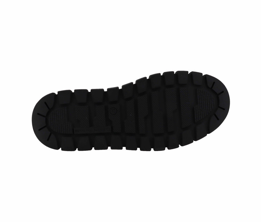 Schwarze Schuhsohle mit markantem Profil.