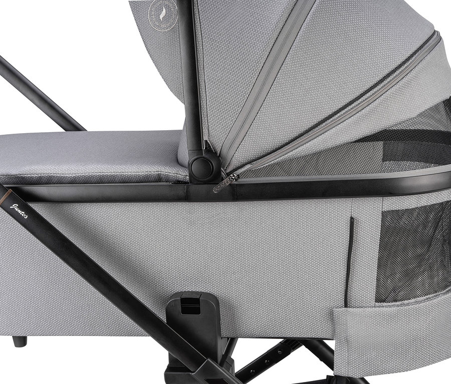 Detailansicht des grauen Osann Kombi-Kinderwagens Juntos.